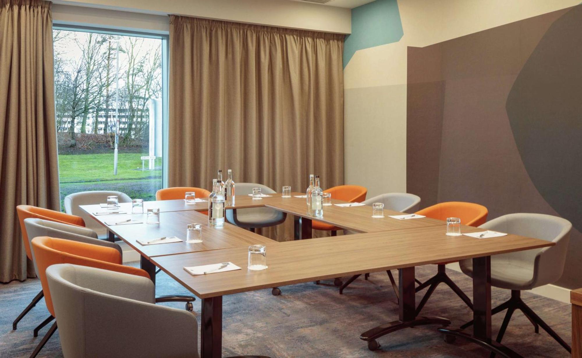 Hampton By Hilton Edinburgh Airport Отель Инглистон