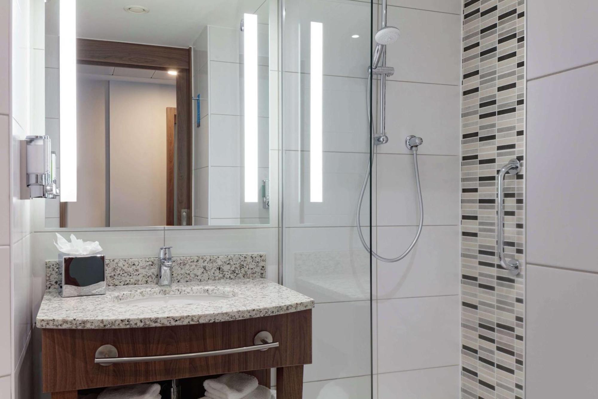 Отель Hampton By Hilton Edinburgh Airport