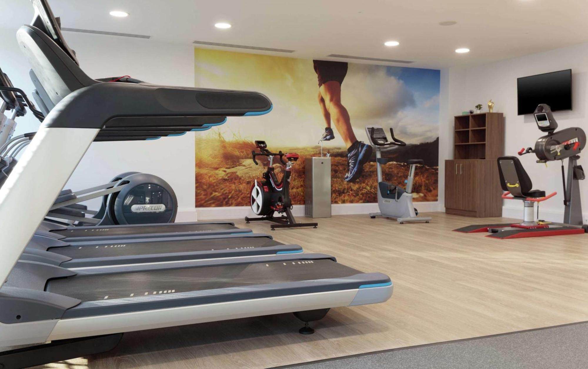 Отель Hampton By Hilton Edinburgh Airport 3*