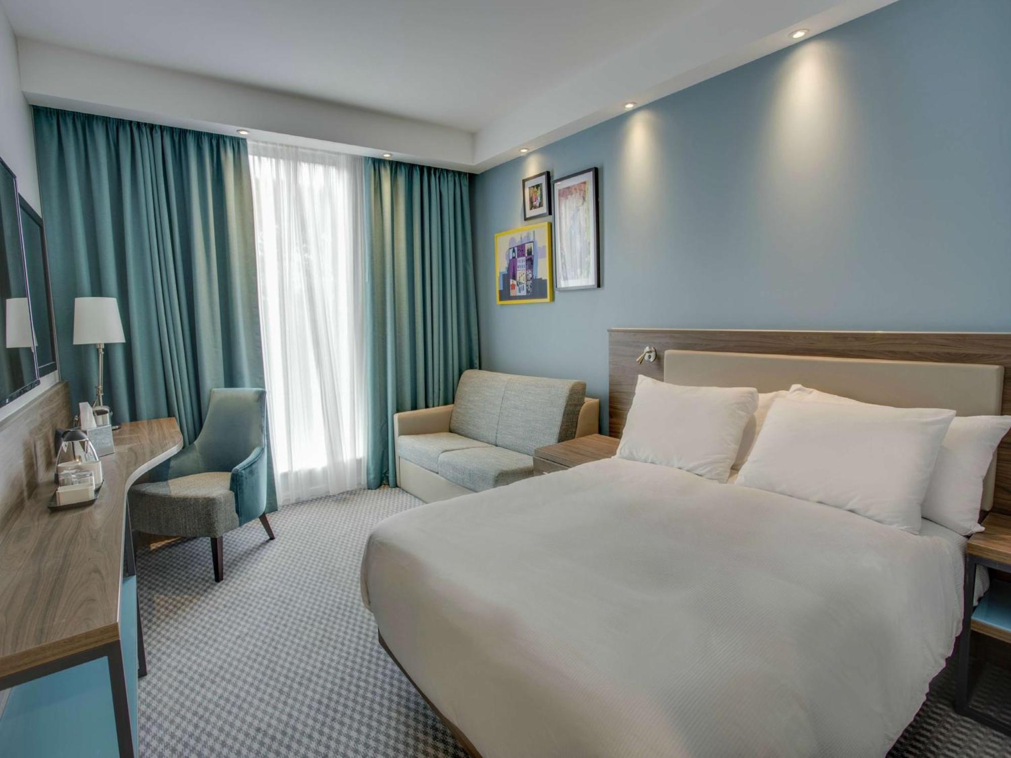 Hotel Hampton By Hilton Edinburgh Airport 3*