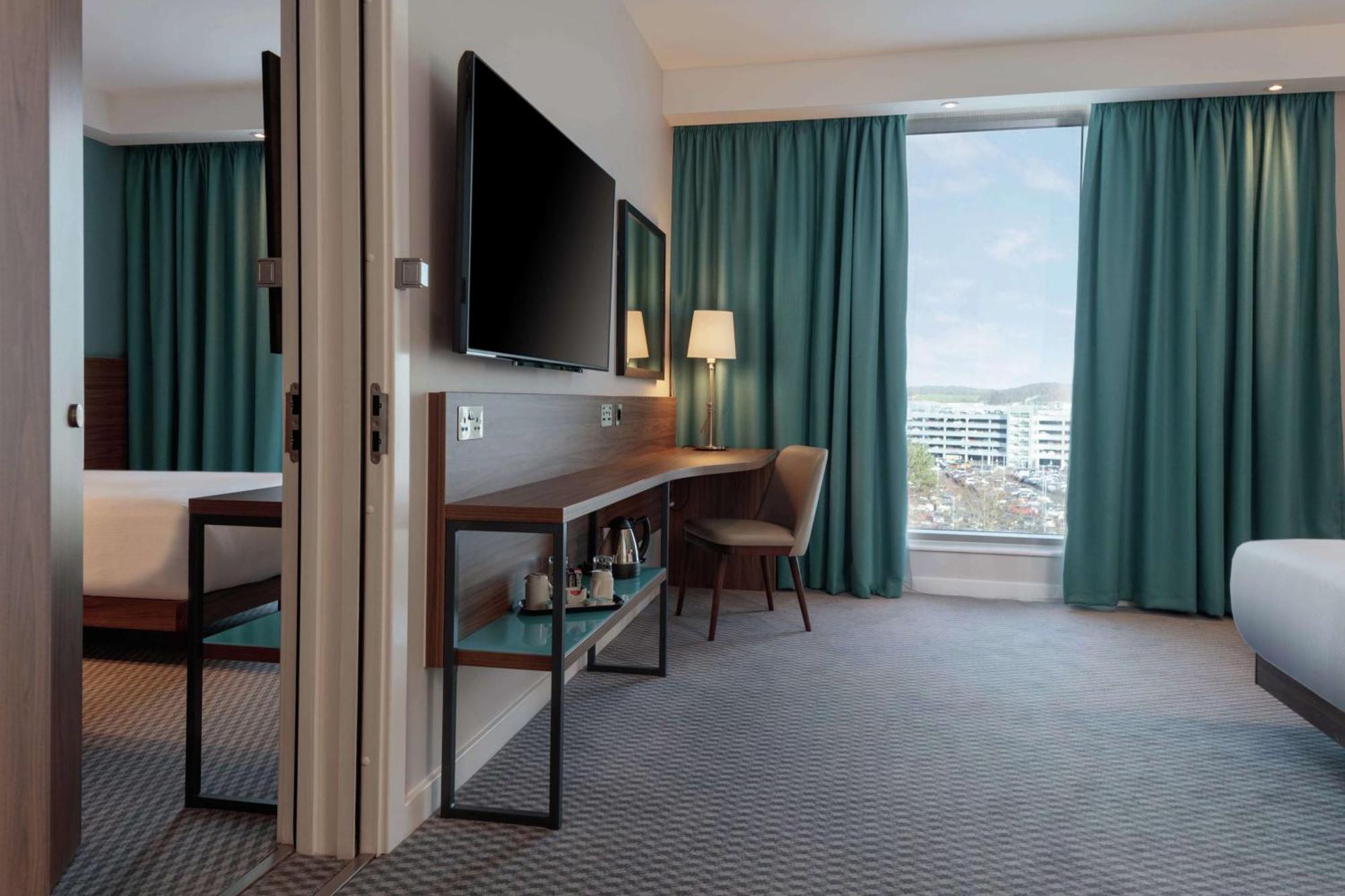Hampton By Hilton Edinburgh Airport 3*